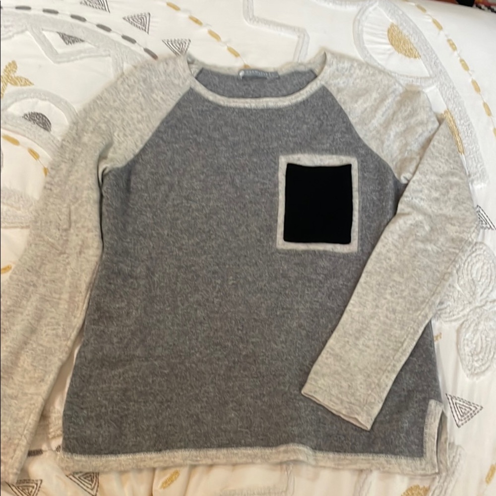 Cashmere sweater top